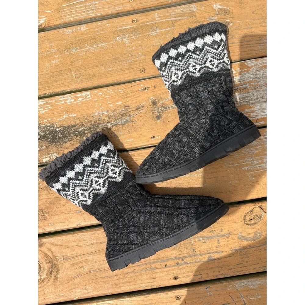 Muk Luks Cozy Women Size 7 Cable Knit Fair Isle Faux Fur Lined Boots Grey